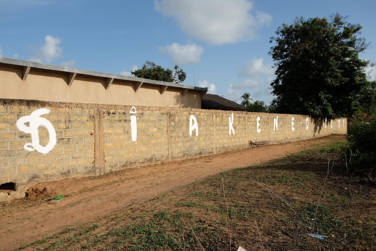 Centre Touristique Et Culturel Casamance Guest House Diakene Ouolof Bagian luar foto
